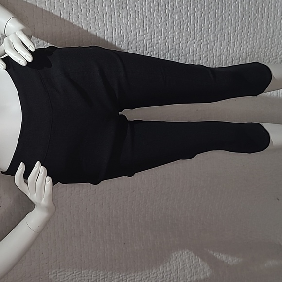 Sourpuss Skull Capri - Picture 4 of 9